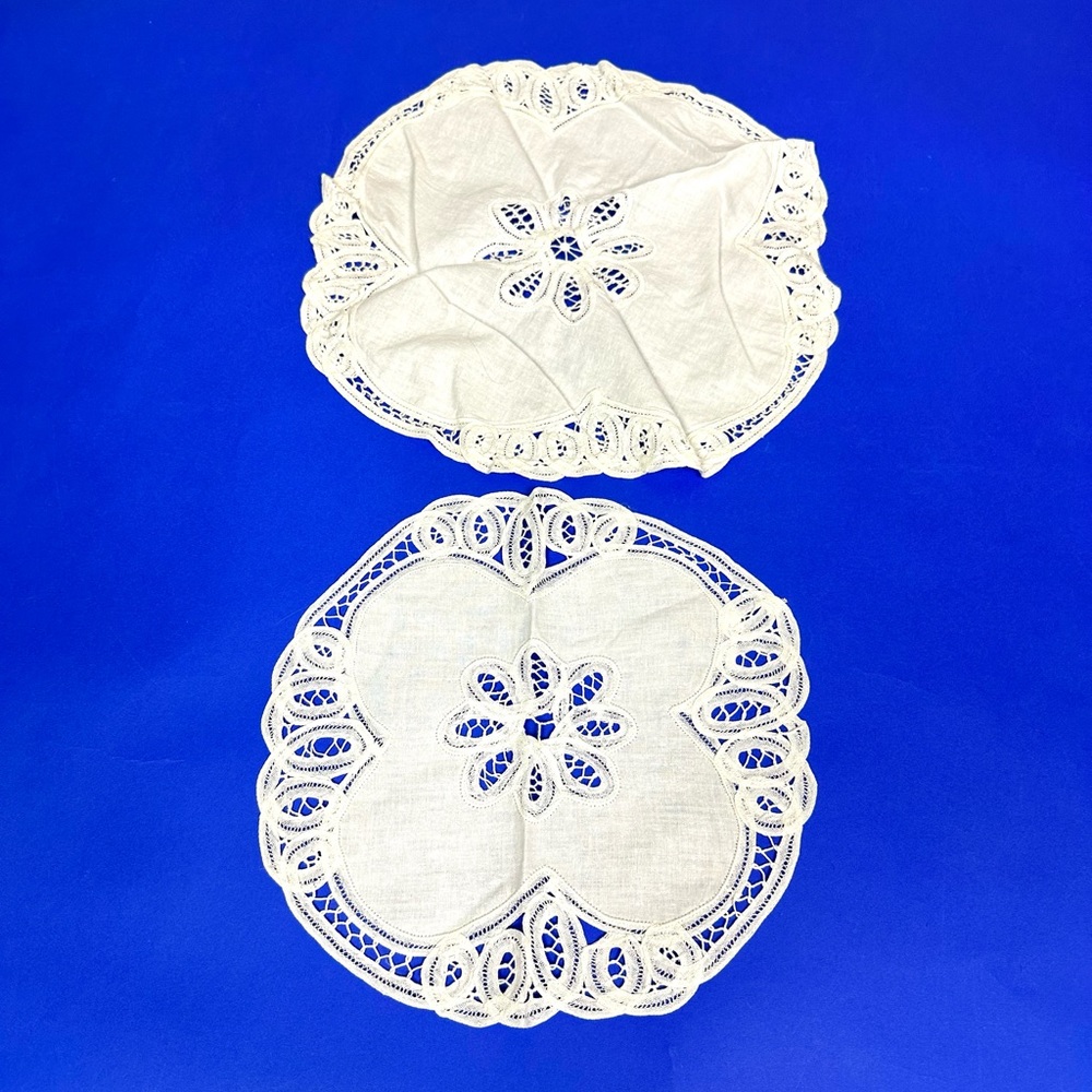 Vintage Set of Two Doilies